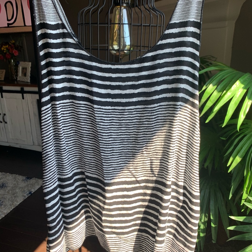 American Eagle B&W top size M